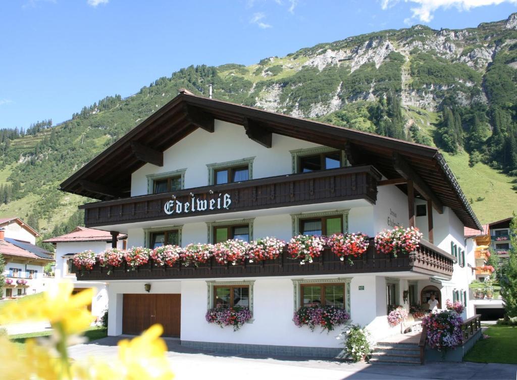 Hotel Garni Edelweiss เลคอัมอาร์ลแบร์ก ภายนอก รูปภาพ